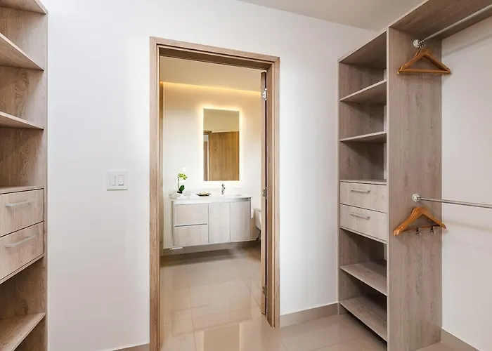 Brand New Ocean View Overlooking Apartment *